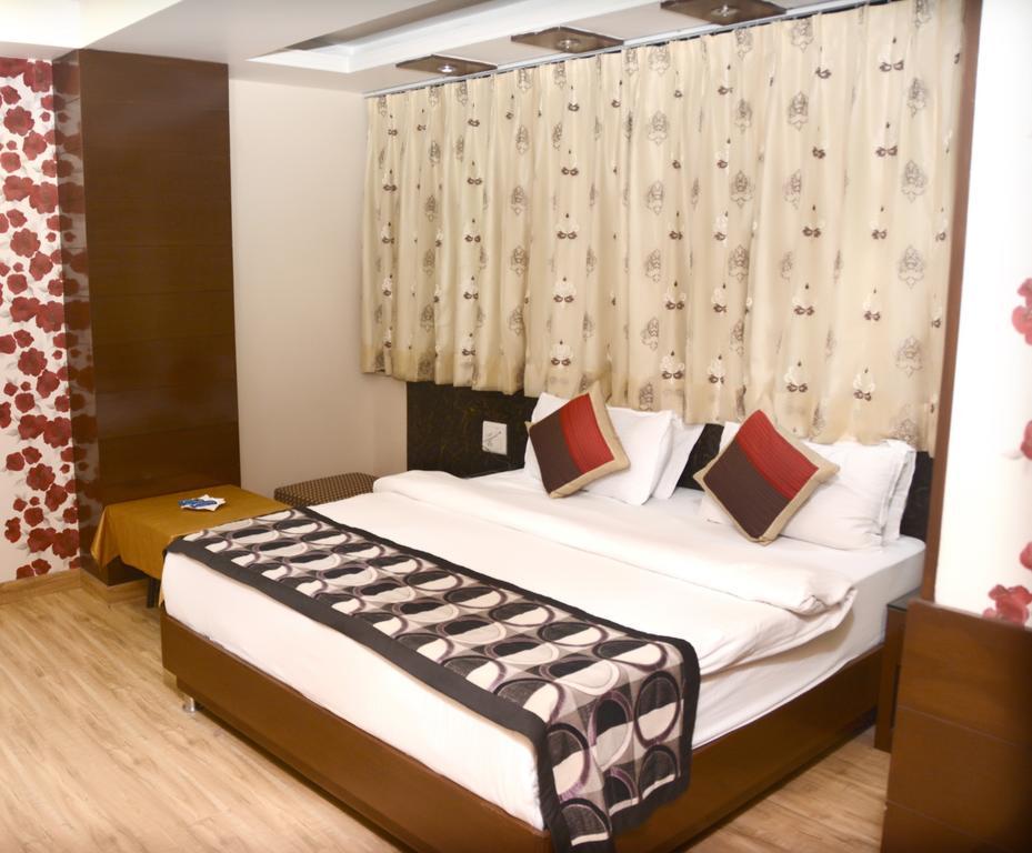 Hotel Palmdale Zirakpur Kamer foto