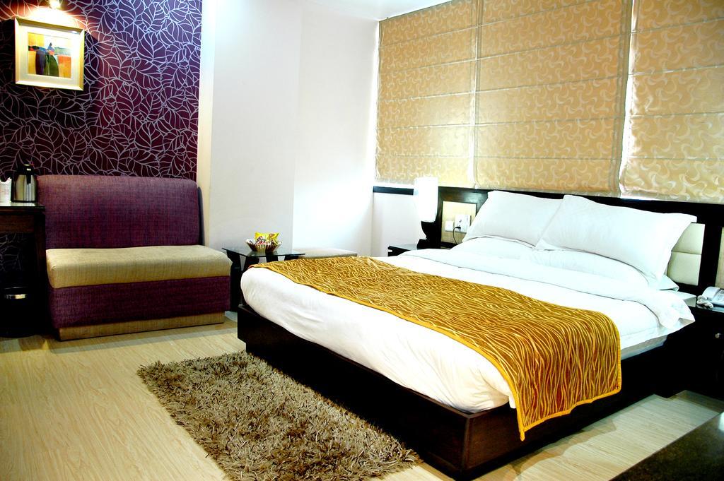 Hotel Palmdale Zirakpur Kamer foto